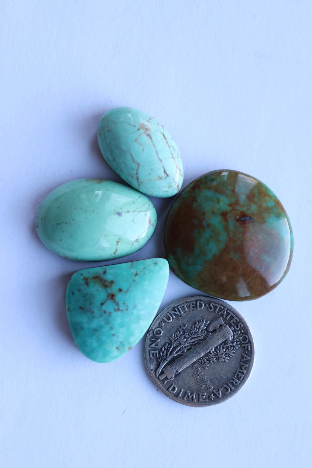 Royston turquoise cabochon set