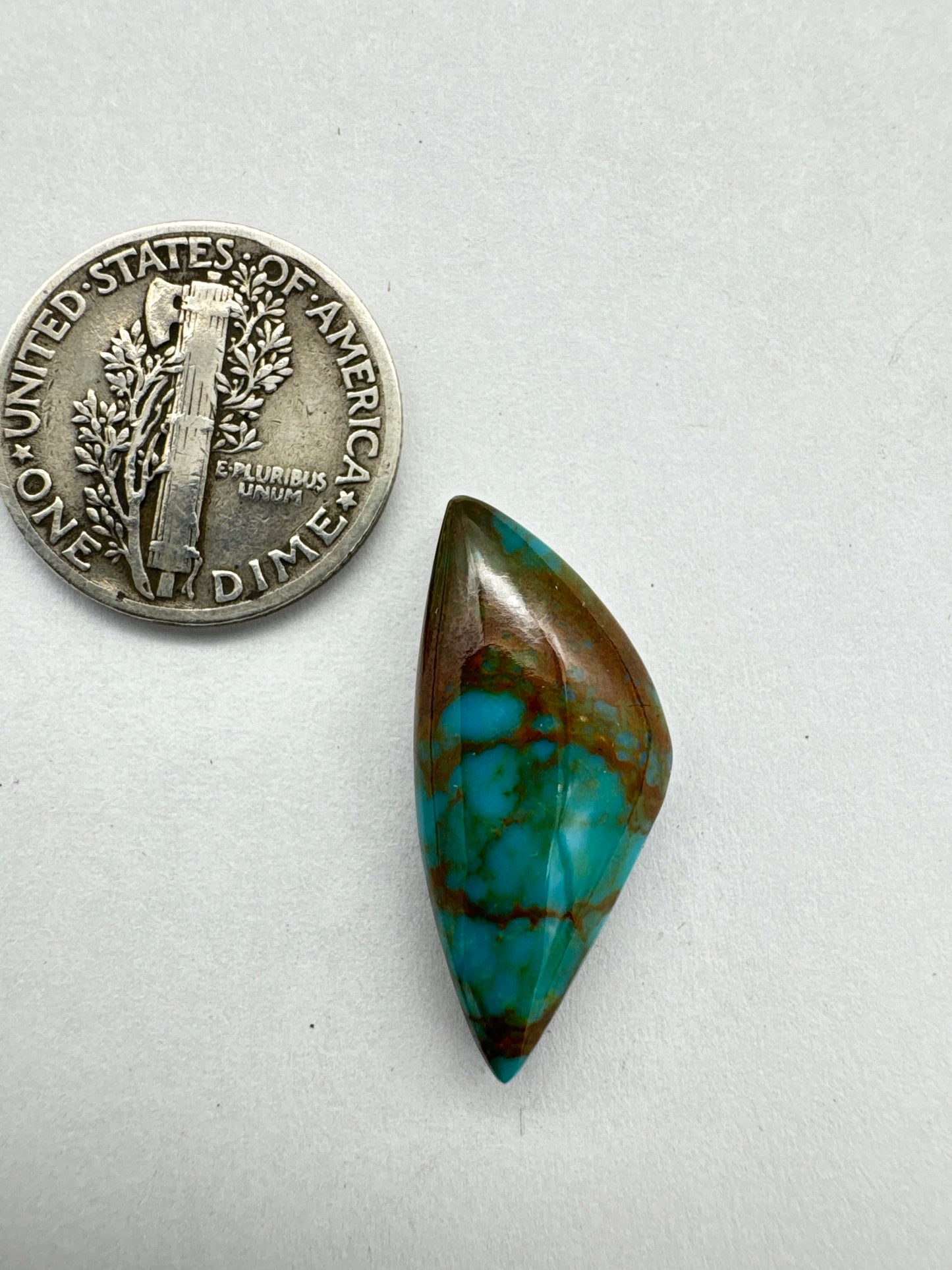 Creamy Kingman turquoise cabochon