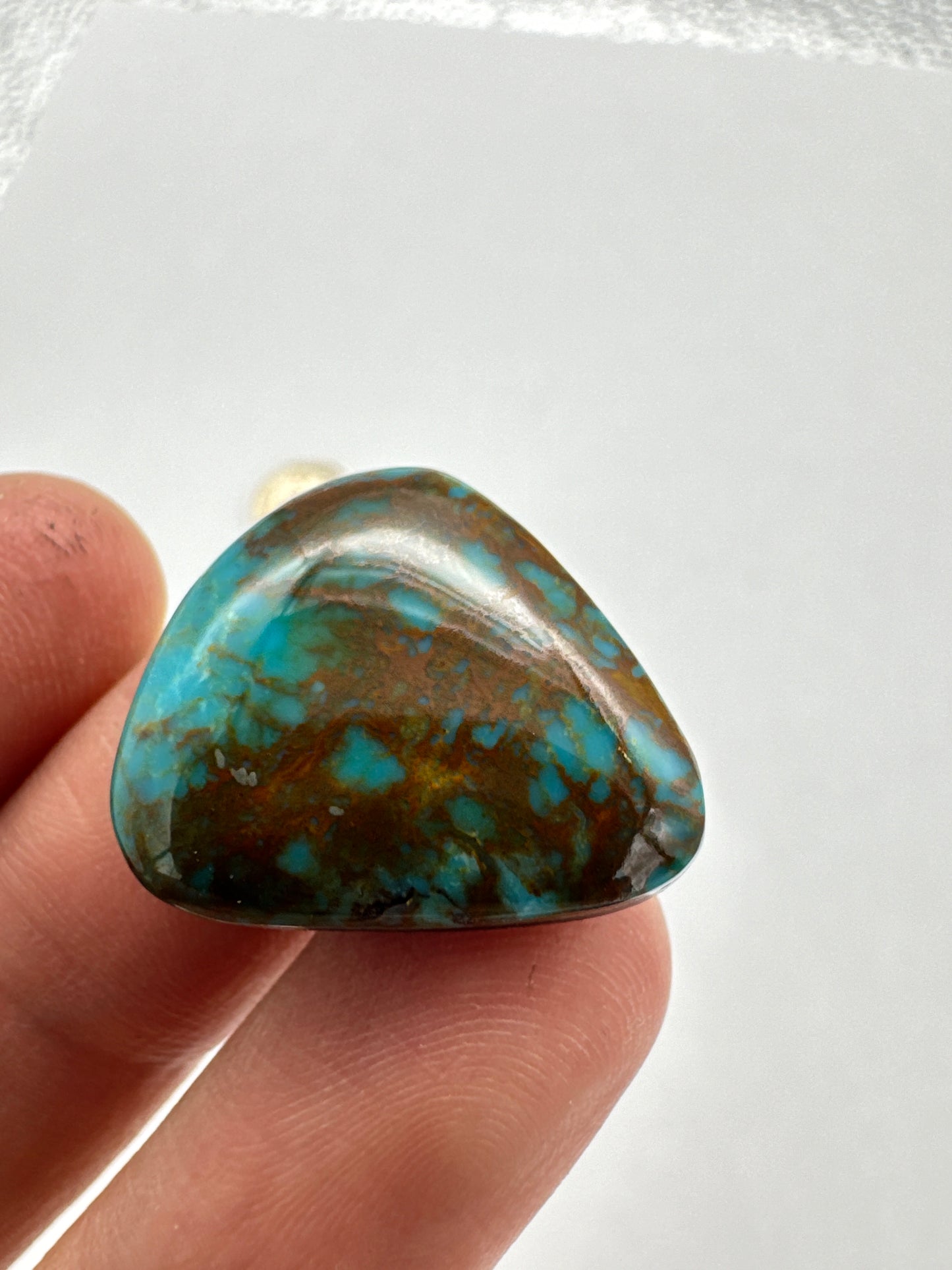 Creamy Kingman turquoise cabochon