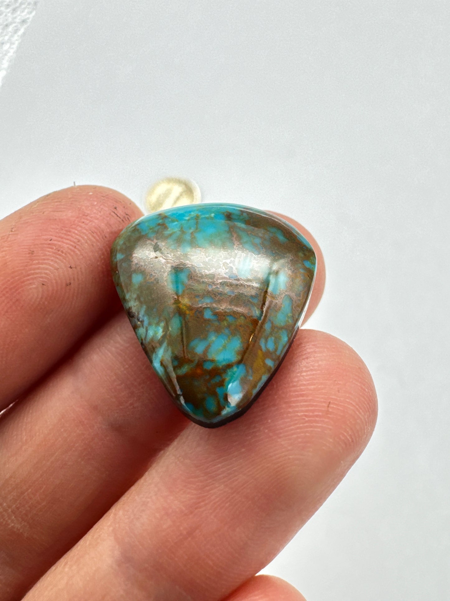 Creamy Kingman turquoise cabochon