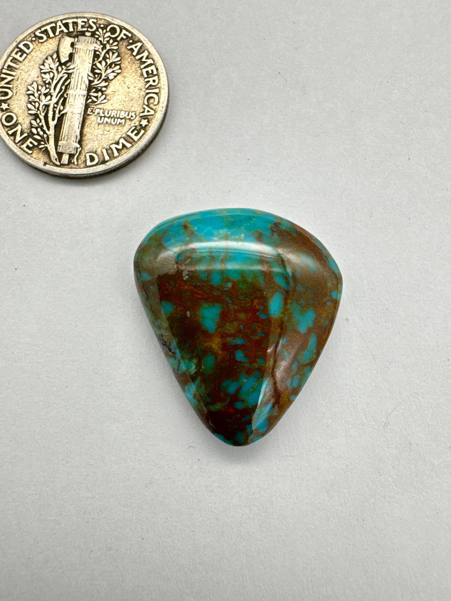 Creamy Kingman turquoise cabochon